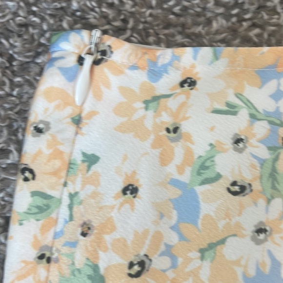 Princess Polly Floral Mini Skirt Sz 0 - Picture 5 of 5